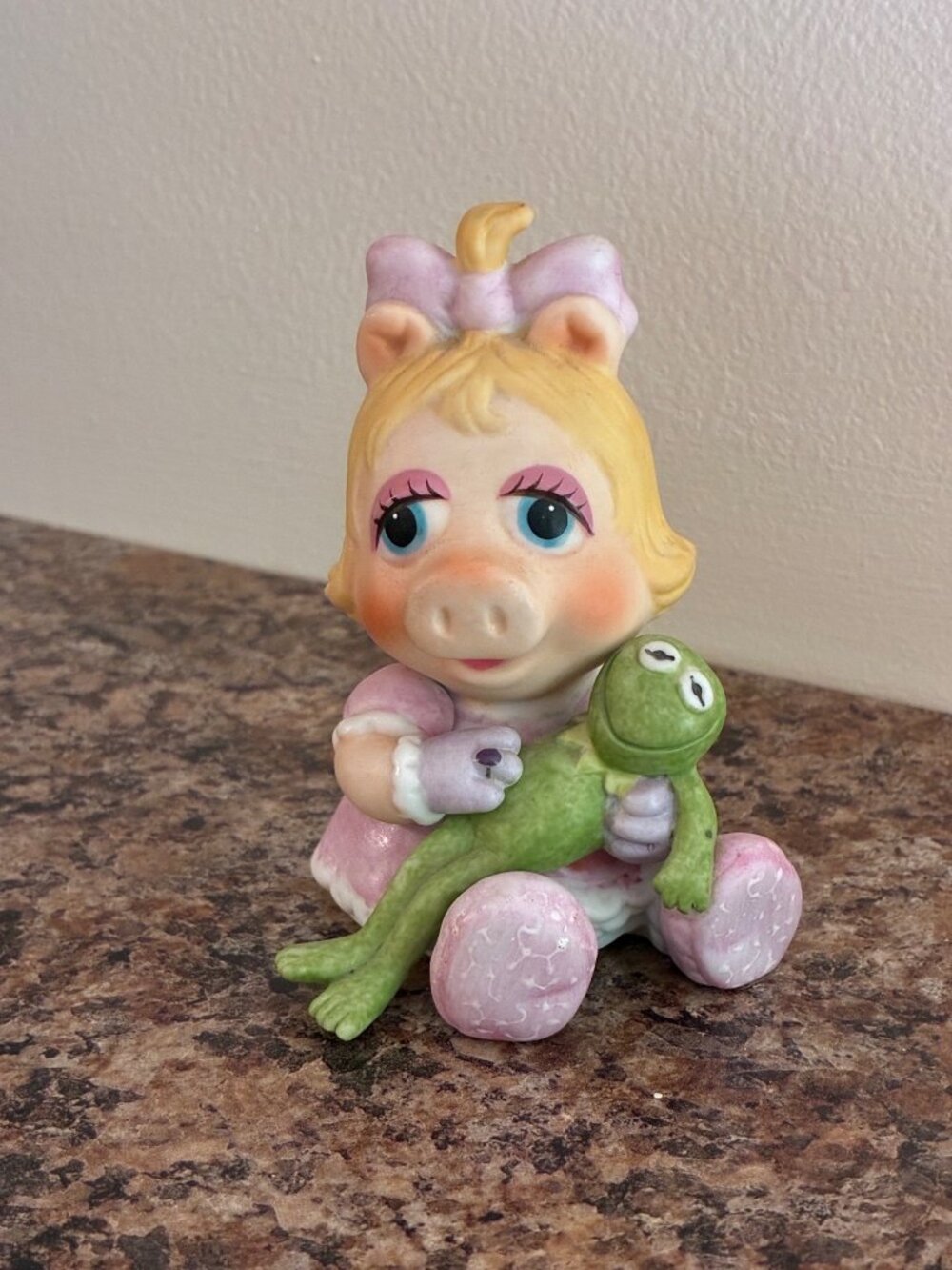 Muppet Babies Miss Piggy Holding Kermit Figurine By Enesco 1983 Henson Ceramic D